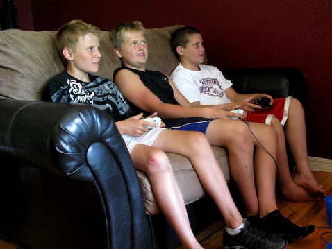 teenage-boys-video-game-sleep